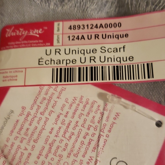 Thirtyone U R Unique scarf - Picture 3 of 3